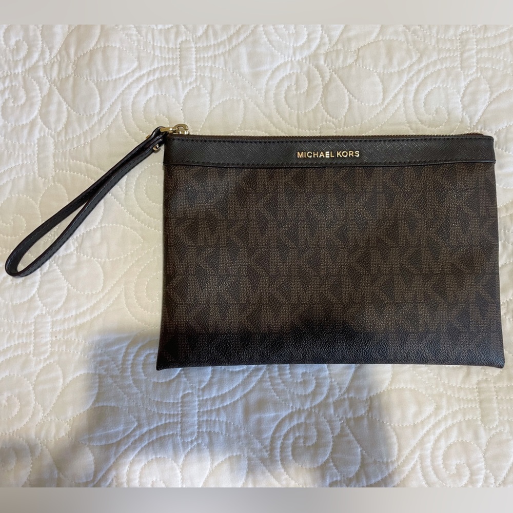 Michael Kors Jet Set Clutch Bag